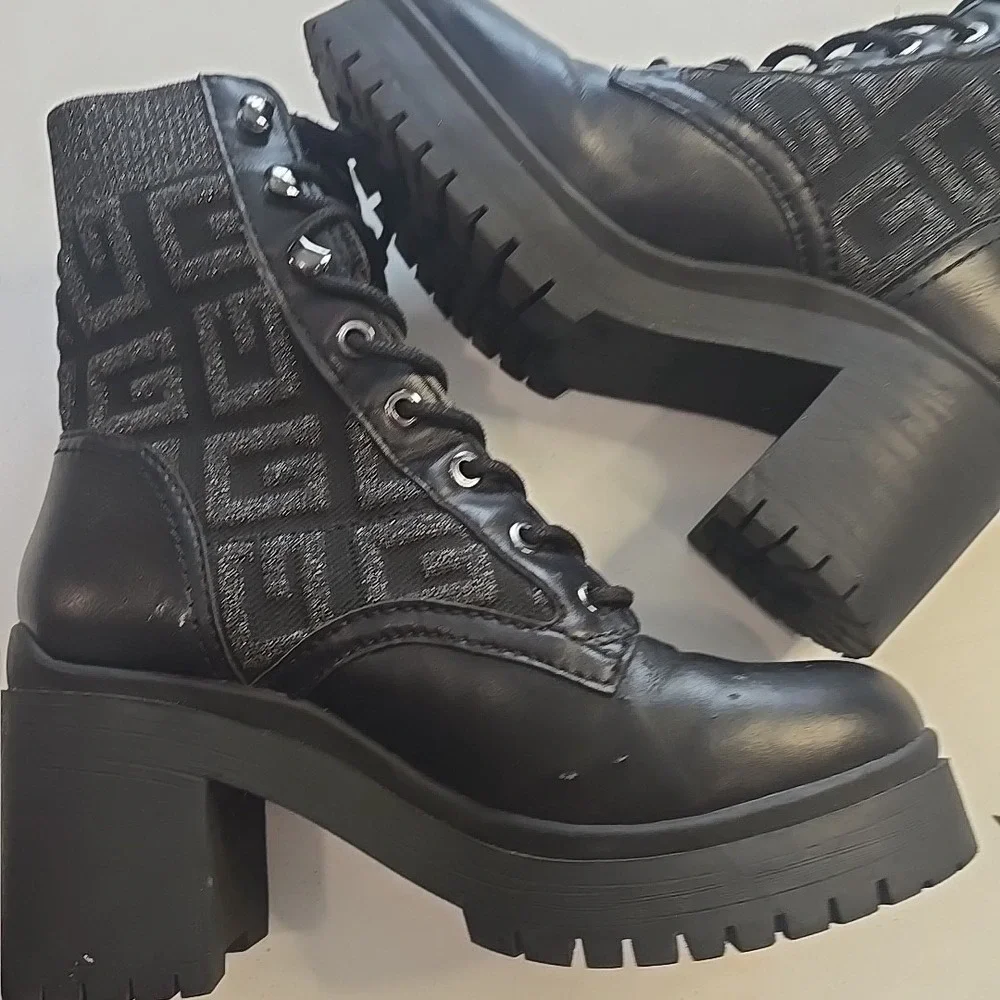 Guess Clarion‎ Pewter Fabric Lug Sole Block Heel Combat Boots Size 7M Y2K Grunge